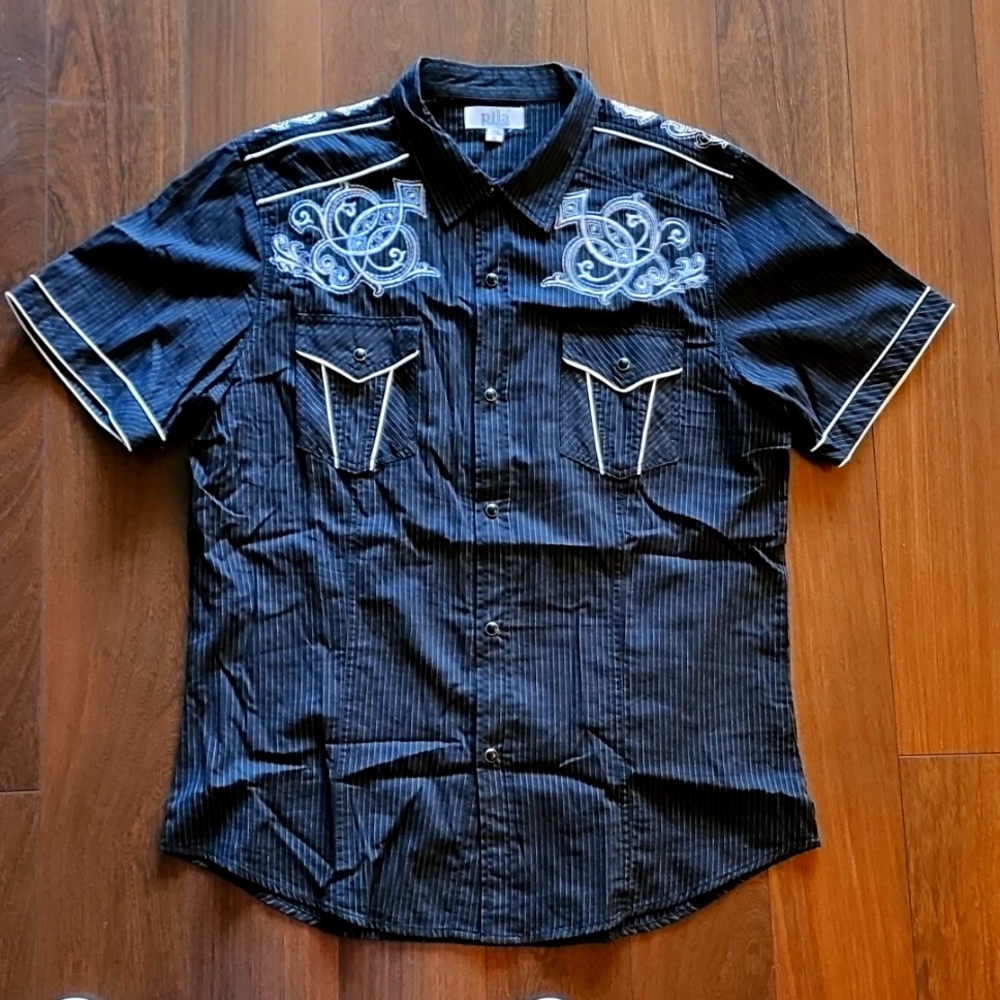 Pila Design Black button down shirt. Embroidery accents. Size XL